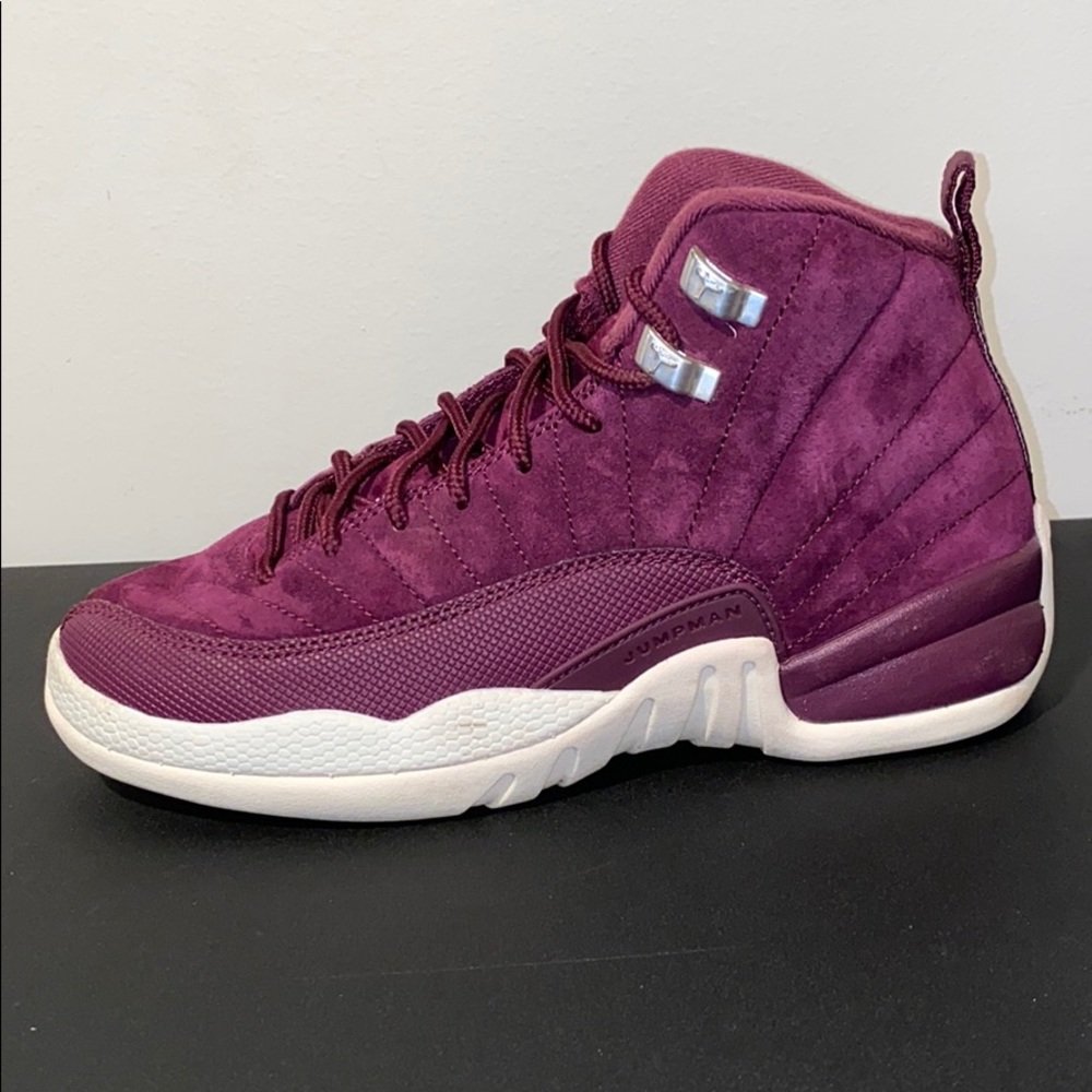 🔥Jordan retro 12 “Bordeaux” size 5Y